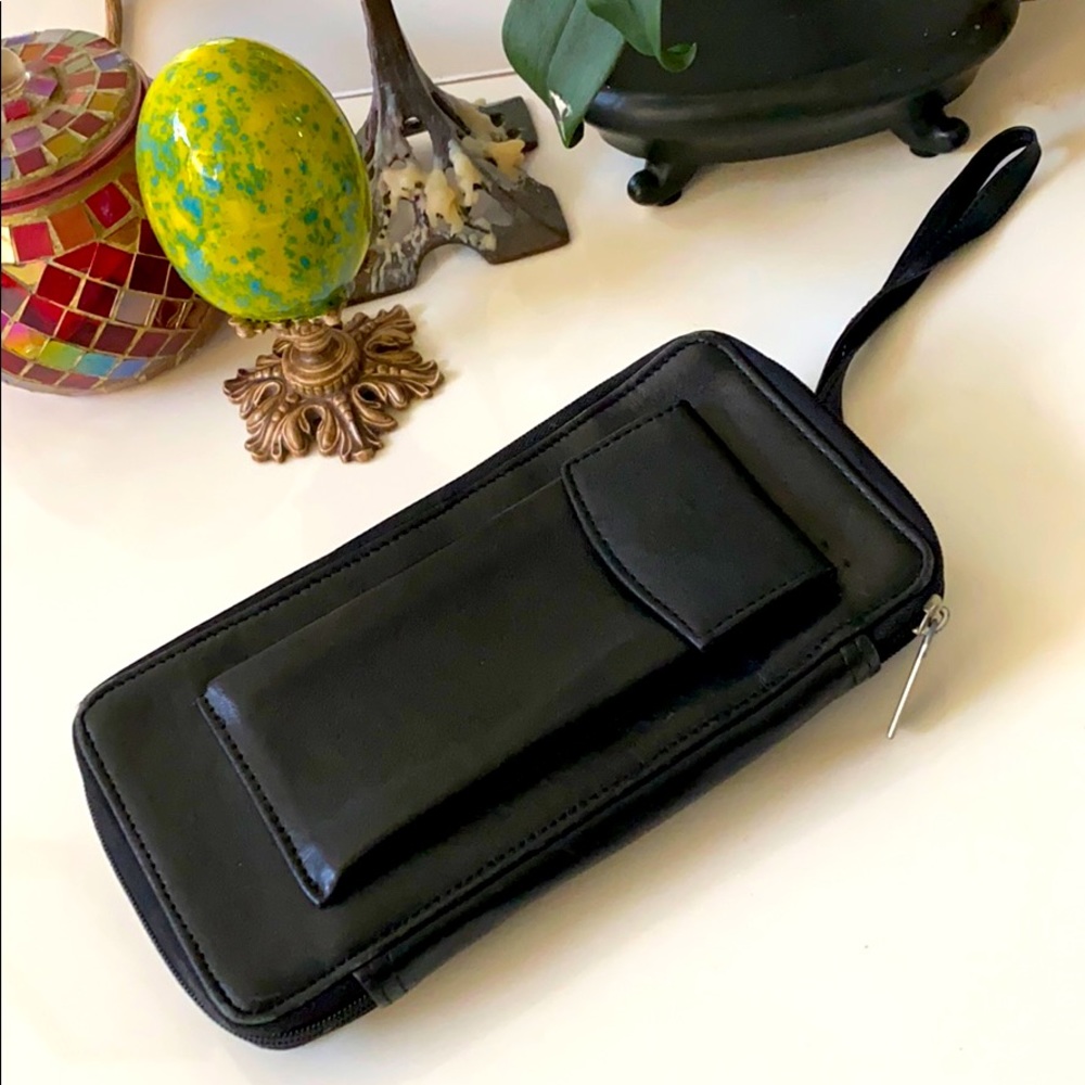 Kenneth Cole Wristlet